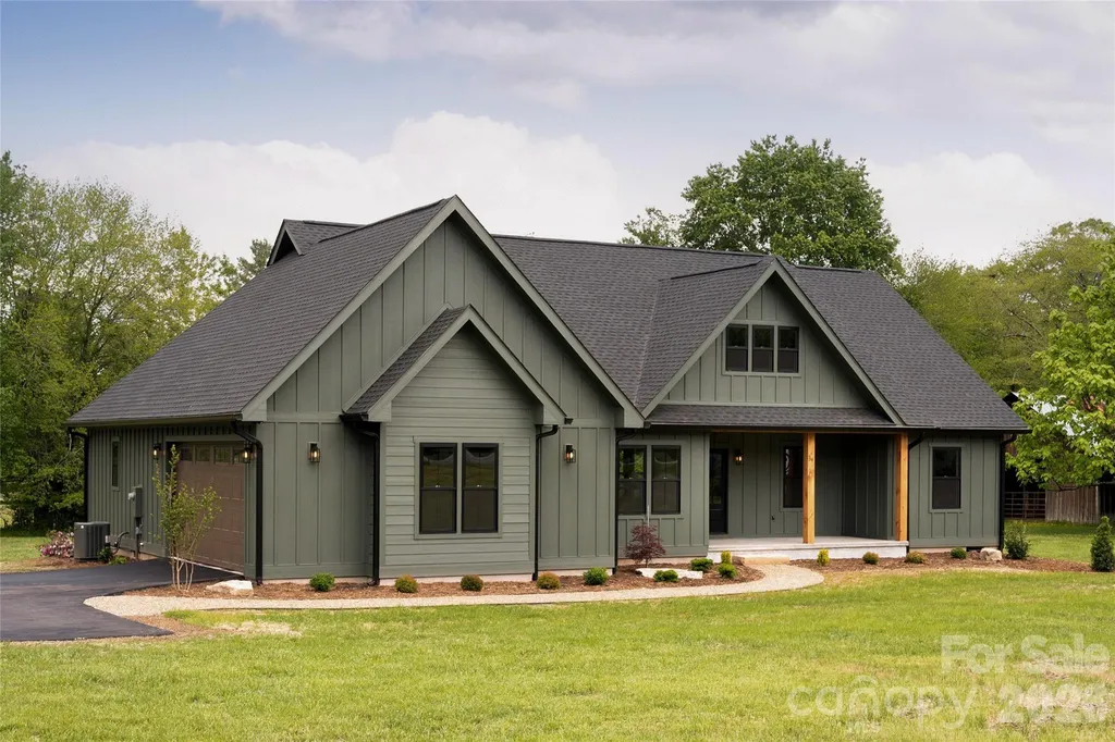 3127 Butler Bridge Rd, Mills River NC