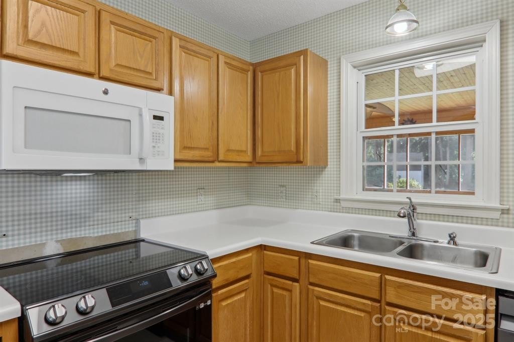 120 Hawks Nest Dr photo 16